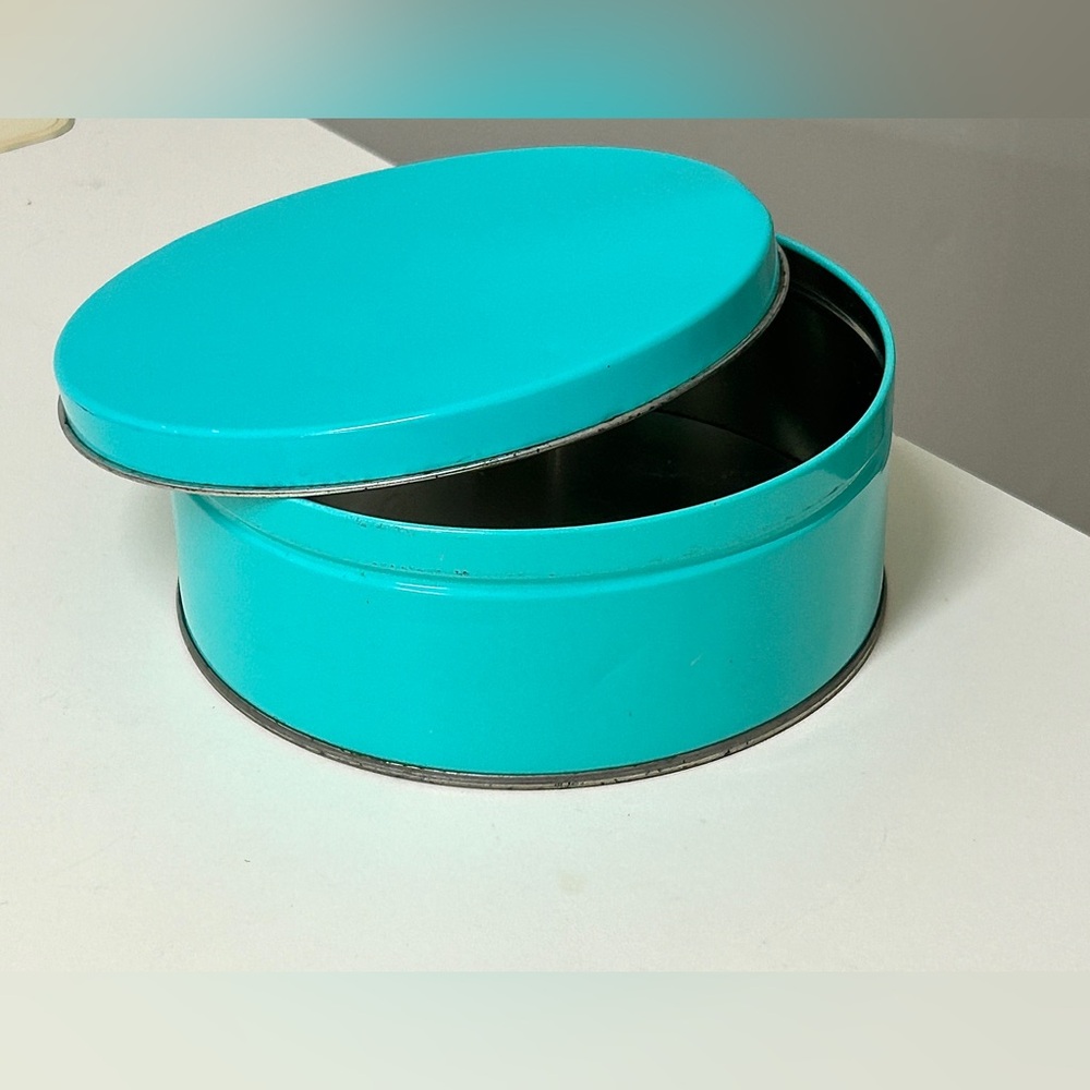 Vintage Turquoise Painted Metal Lidded Round Cookie Biscuit Tin